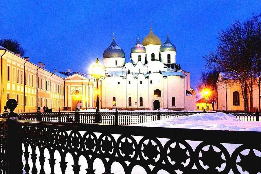 Путешествие сквозь века - обзор города, деревянное зодчество и царские покои (экскурсия с обедом)