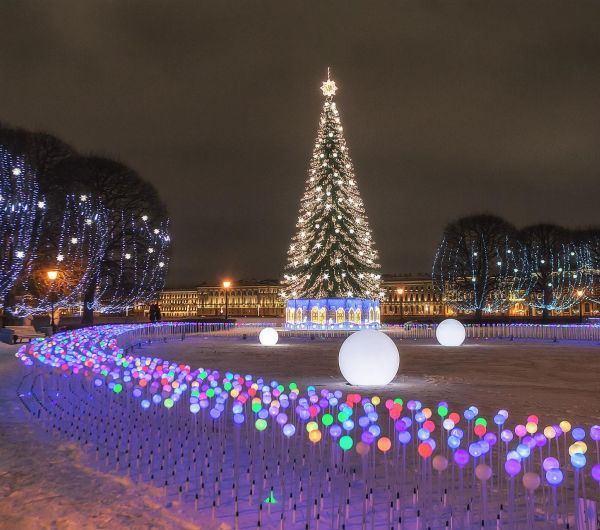 Красота и блеск Новогоднего Петербурга