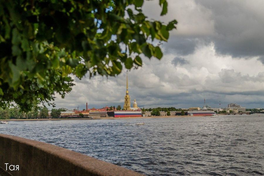 Смольный: институт благородных девиц