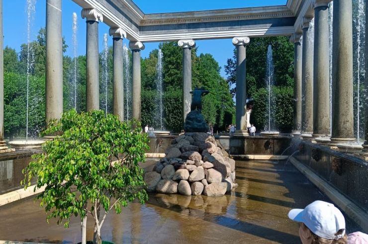 Фото с экскурсии в Петергоф