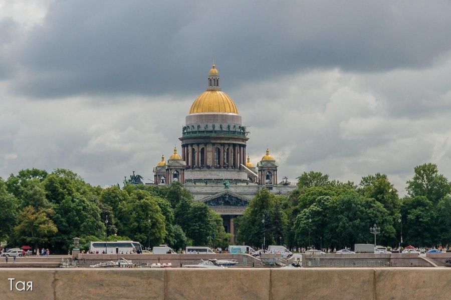 Смольный: институт благородных девиц