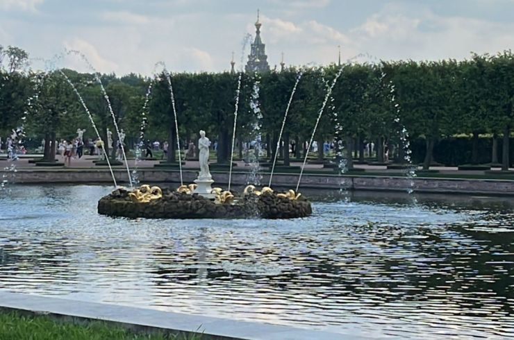 Фото с экскурсии в Петергоф