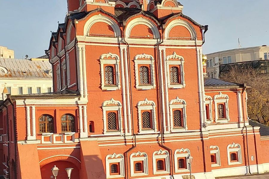 Твоя столица - Москва.