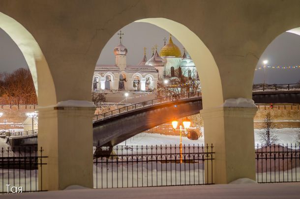 Фото с Торговой стороны на Мост