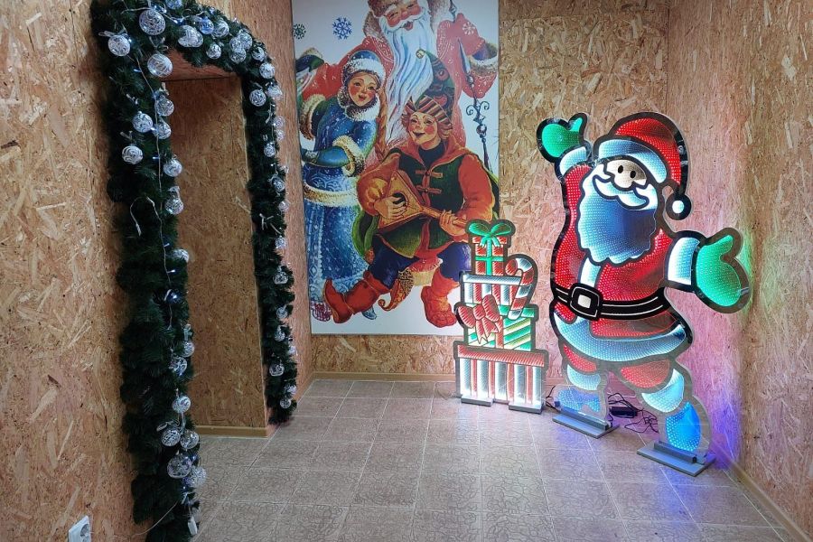 За новогодним настроением на фабрику ёлочных игрушек