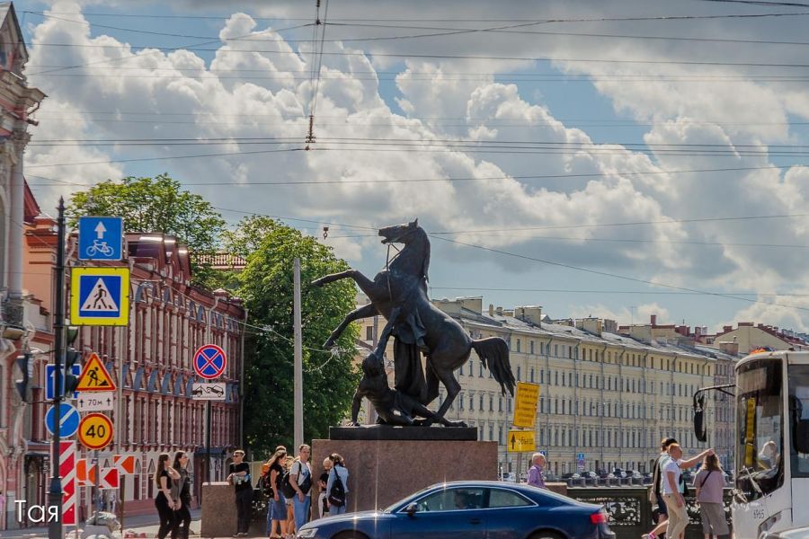 Смольный: институт благородных девиц