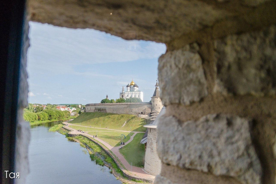 Летний вояж. Два Кремля с прогулкой в Пушкинских горах. В. Новгород - Пушкинские горы - Изборск - Печоры - Псков 4д./3н.