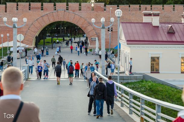 «Горбатый мост» и архитектурная панорама Великого Новгорода
