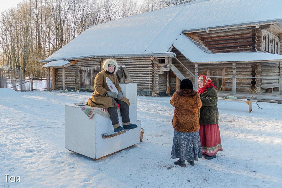 К Новогодним звёздам синих куполов